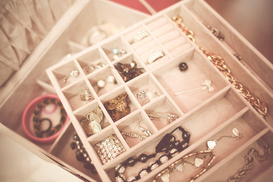 How to Keep Your Jewelry Shine: Jewelry Care and Cleaning Tips - Li’s Jewelry