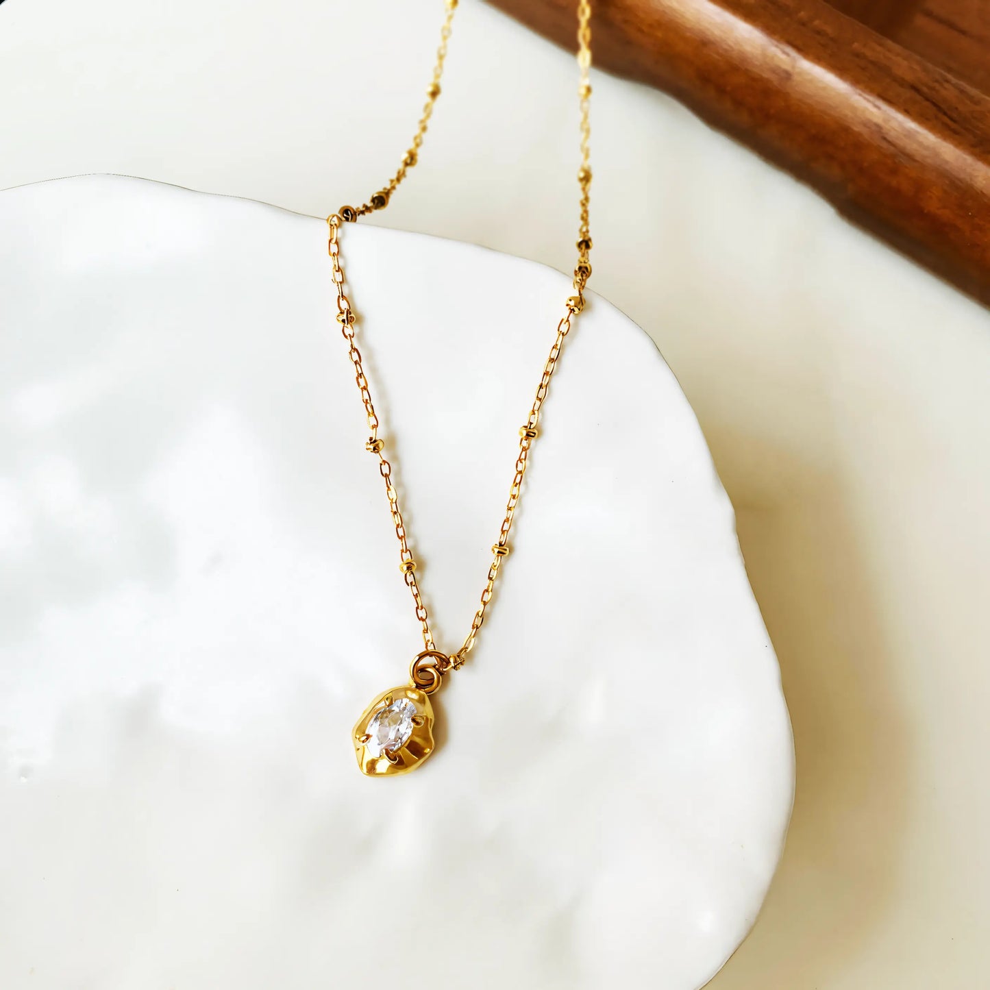 Embedded Gemstone Necklace 2