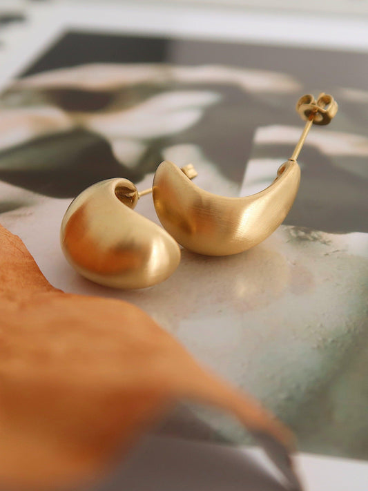 Gold_Crescent_Earrings_3 - Li’s Jewelry