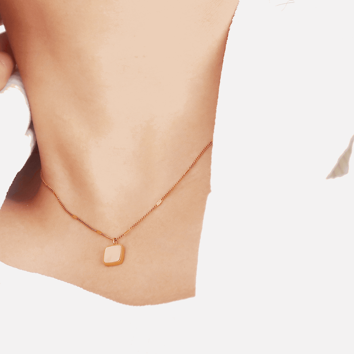 Mother-of-Pearl_Gold_Necklace - Li’s Jewelry