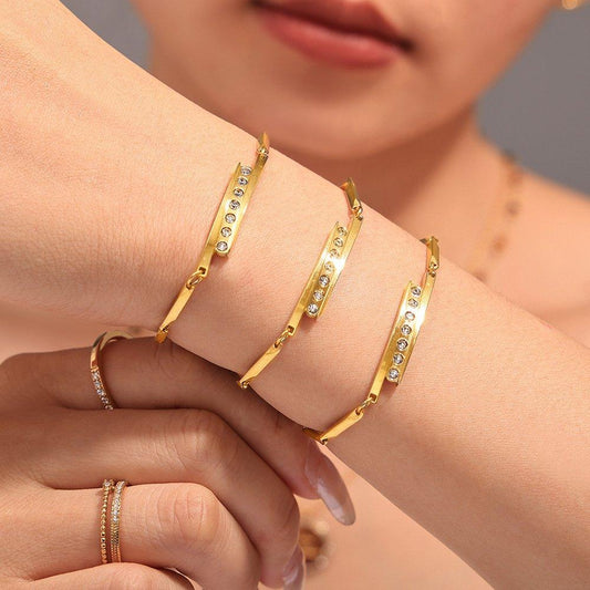 Radiant_Glimmer_Gold_Bracelet - Li’s Jewelry