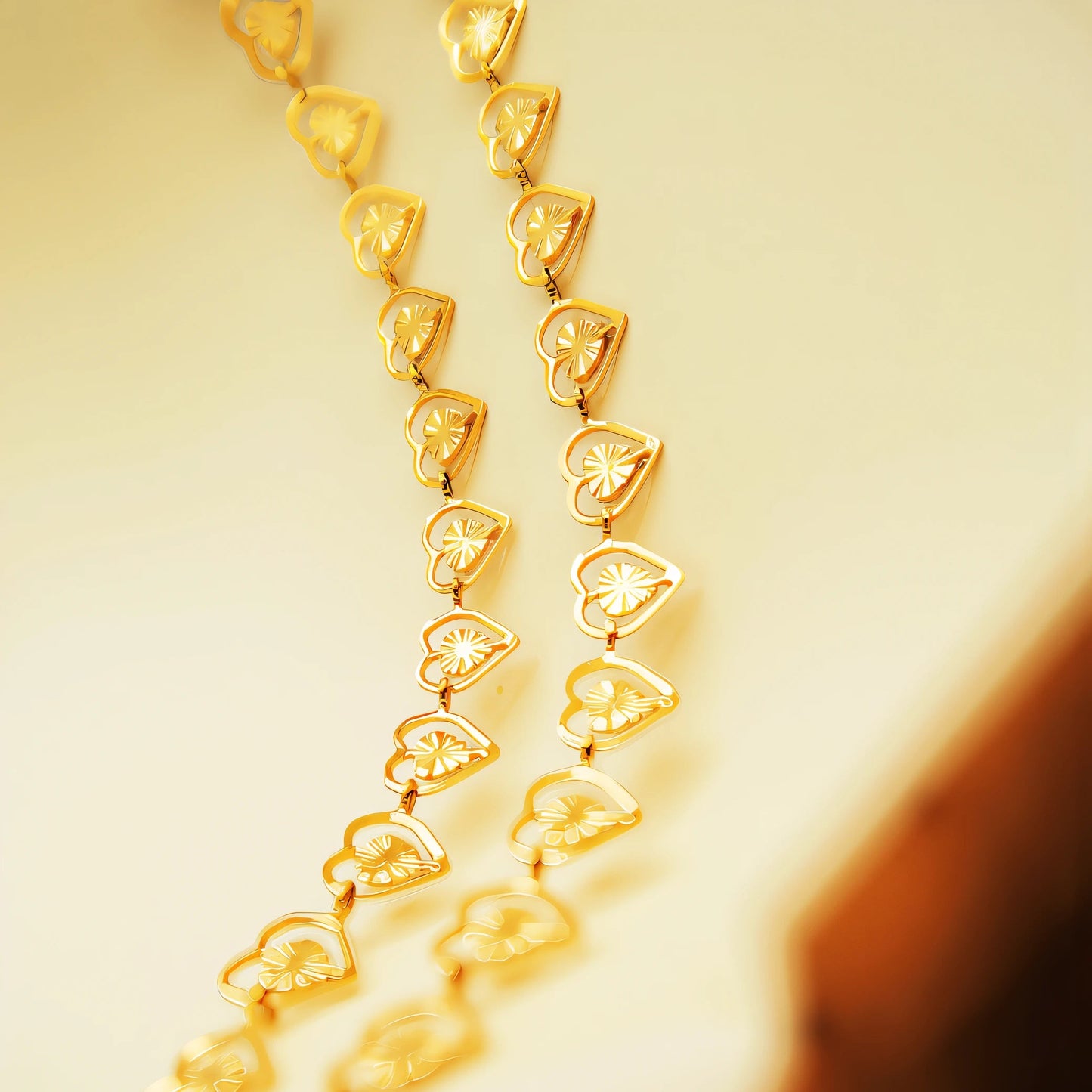 Gold Heart Link Necklace 1